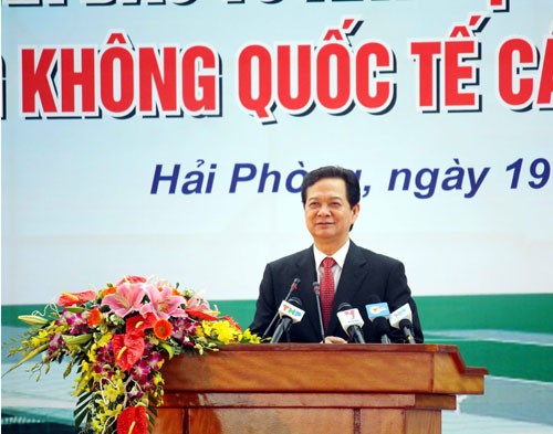 PM Nguyen Tan Dung attends Cat Bi In’t Airport ground breaking ceremony - ảnh 1
